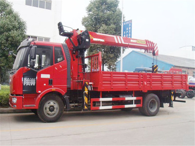 解放三一6.3噸隨車吊 高效靈活的物流裝卸利器