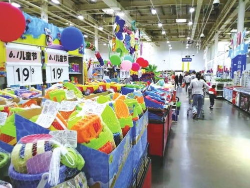 六一臨近，超市商場巧布兒童專區，玩具用品促銷掀熱潮